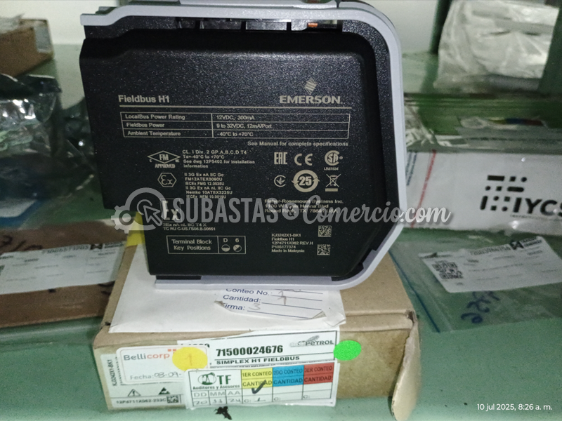  Equipos y accesorios eléctricos aprox. 2.339 UN